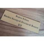 Gravírozott névtábla 