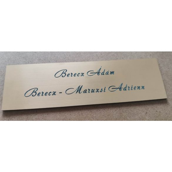 Gravírozott névtábla 